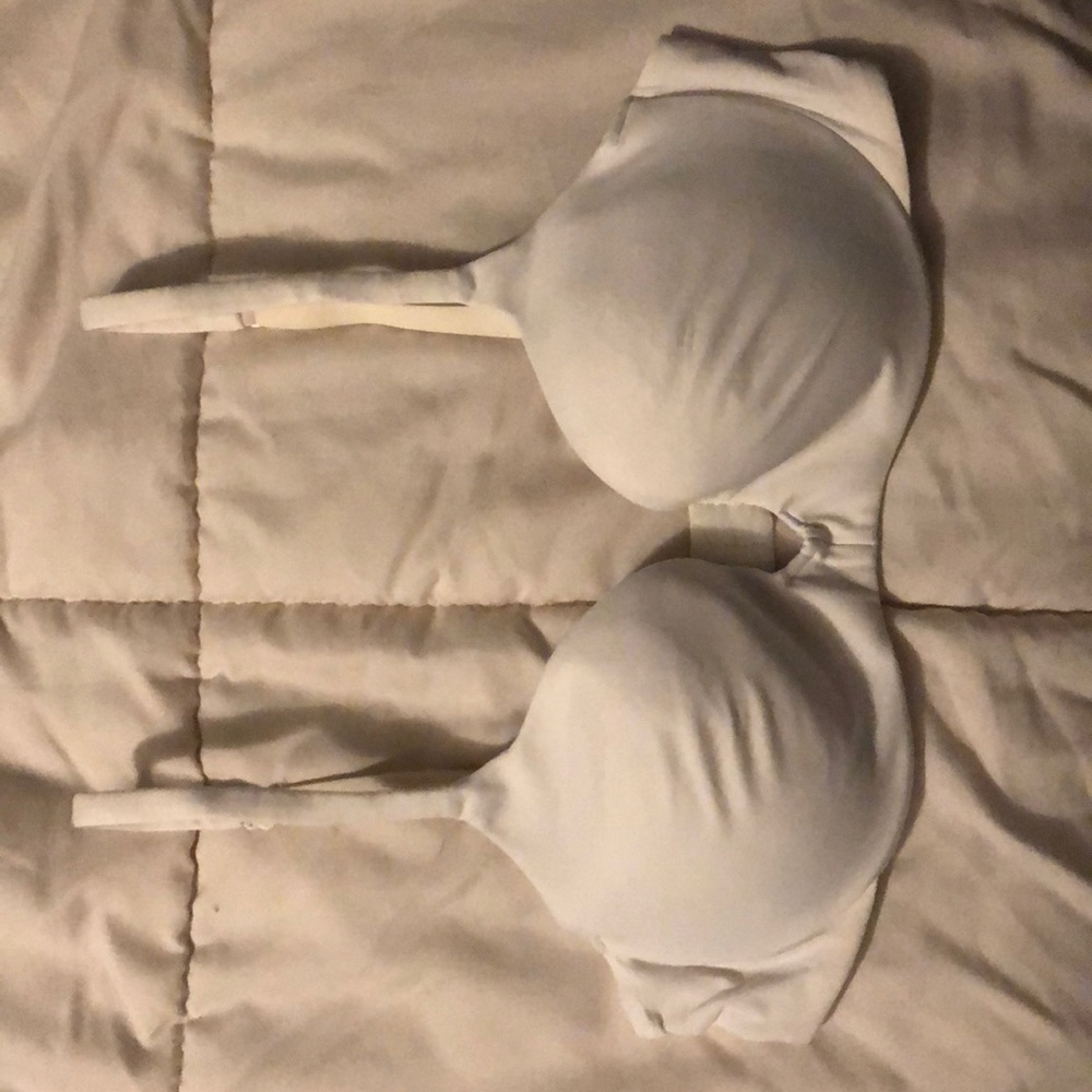Victoria’s Secret 34B Bra Lot - Picture 8 of 8